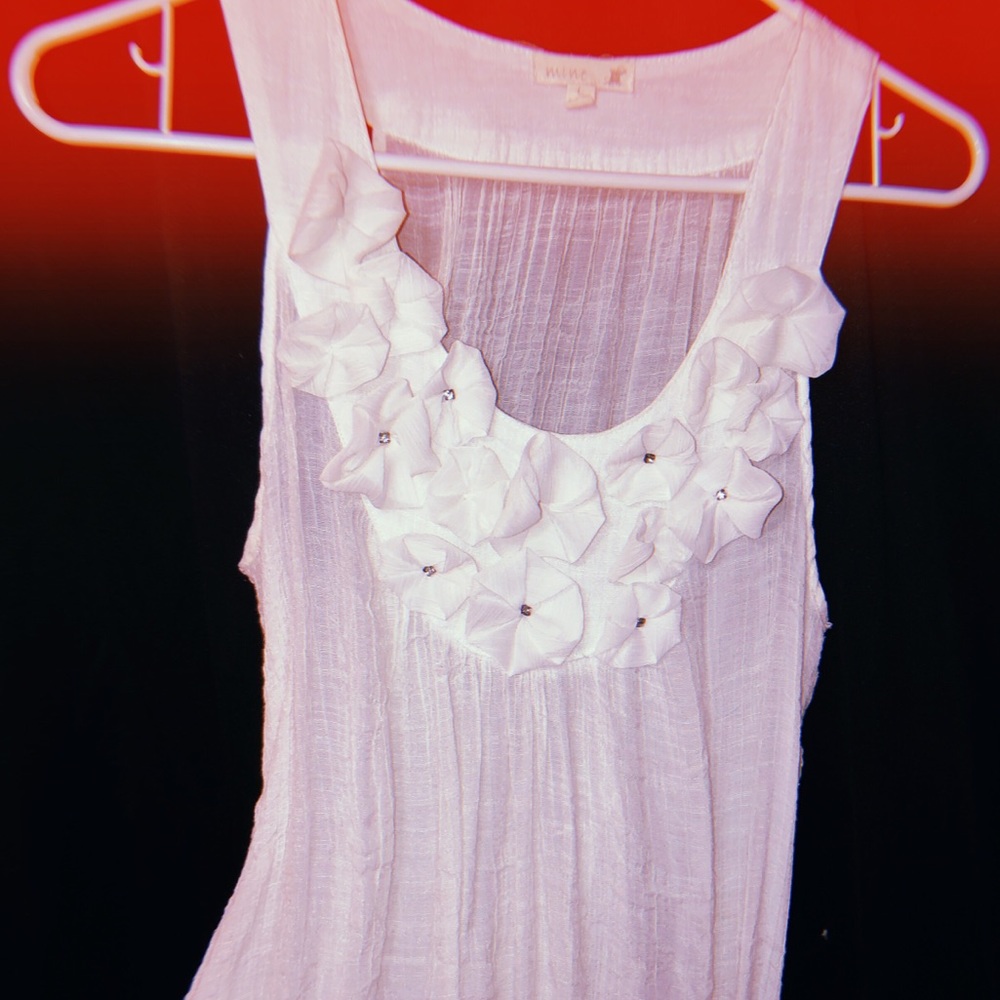 Linen Off White Sleeveless Shirt Flowers